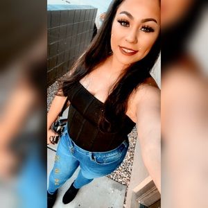 Meet your Posher, Janeli